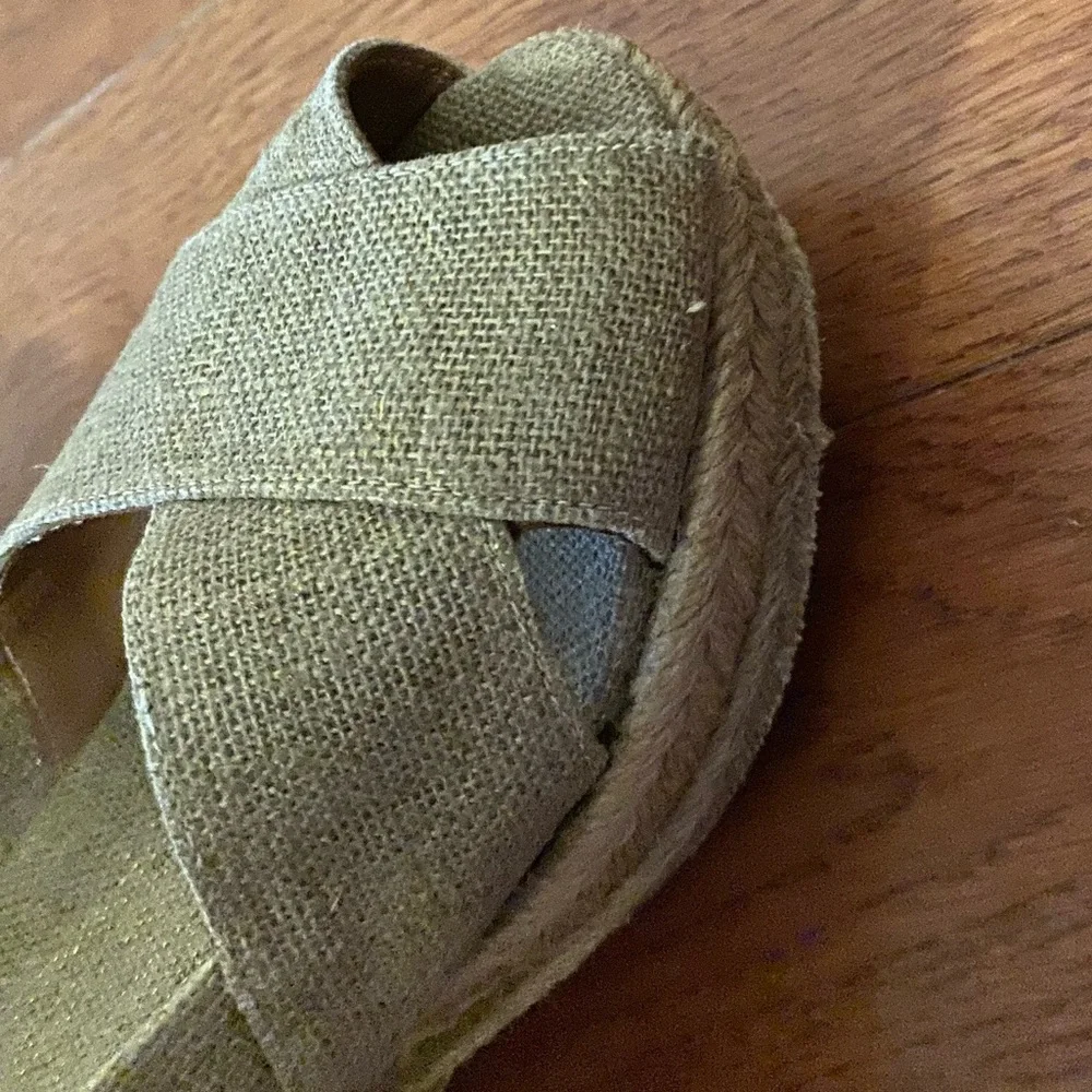 Tory Burch Fillipa Tan Wedges with Peep-Toe Design - Picture 8 of 9